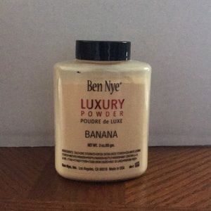 Ben Nye luxury banana powder 3 oz